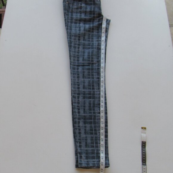 CAbi Women's Curvy Skinny Fit Jeans Mid Rise Stretch Tie Dye Grid Blue/Gray Sz 2 - Picture 11 of 12